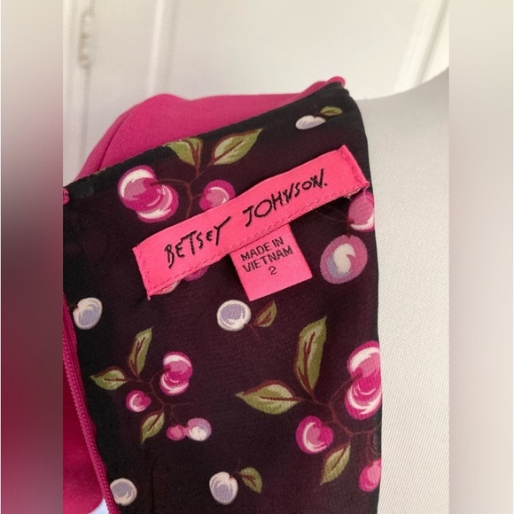 Betsey Johnson V-Neck Short Sleeve A-Line Zipper Back Scuba Crepe Dress - Picture 3 of 11